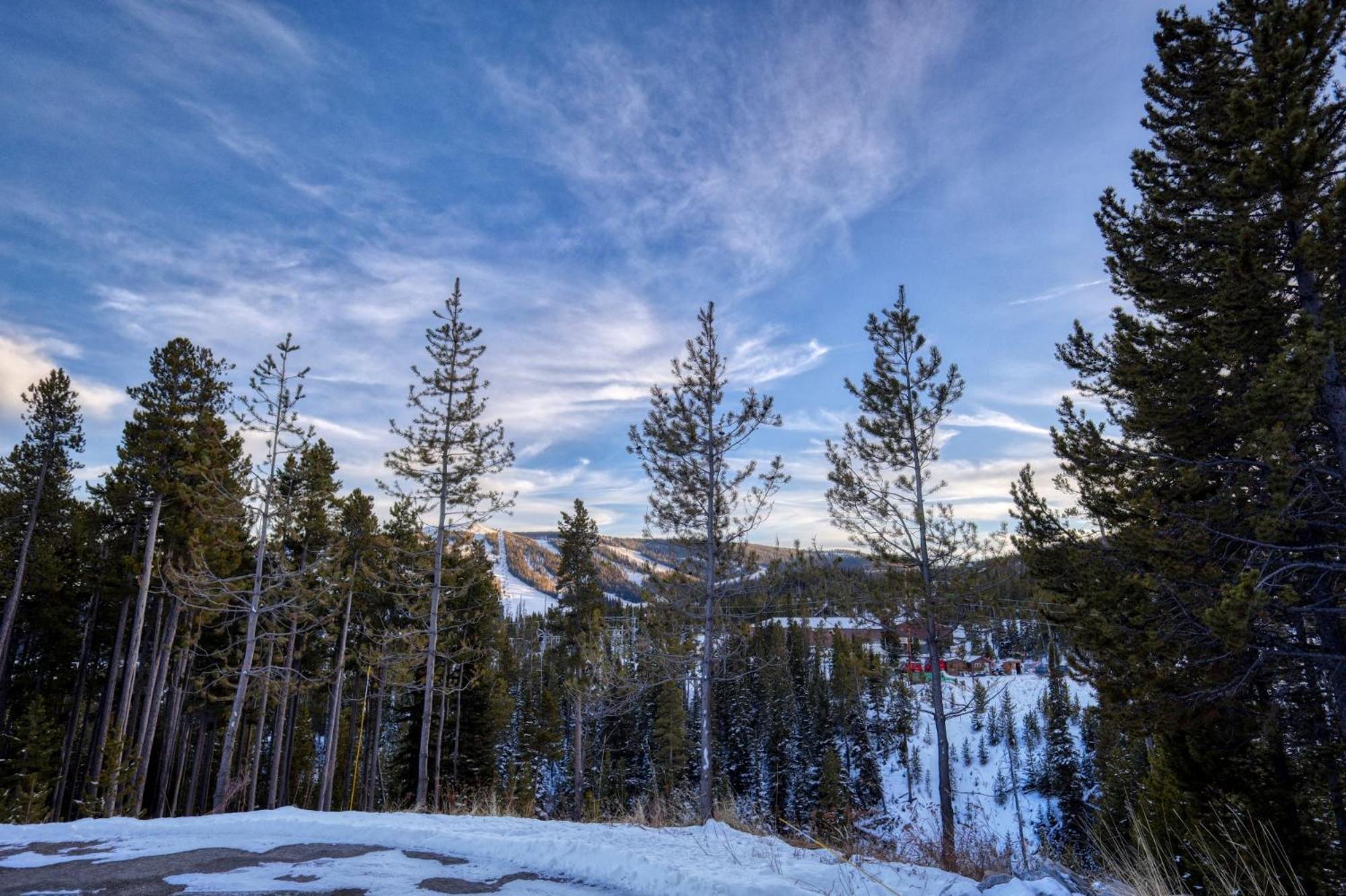 Rising Bull Lodge Big Sky Exterior photo