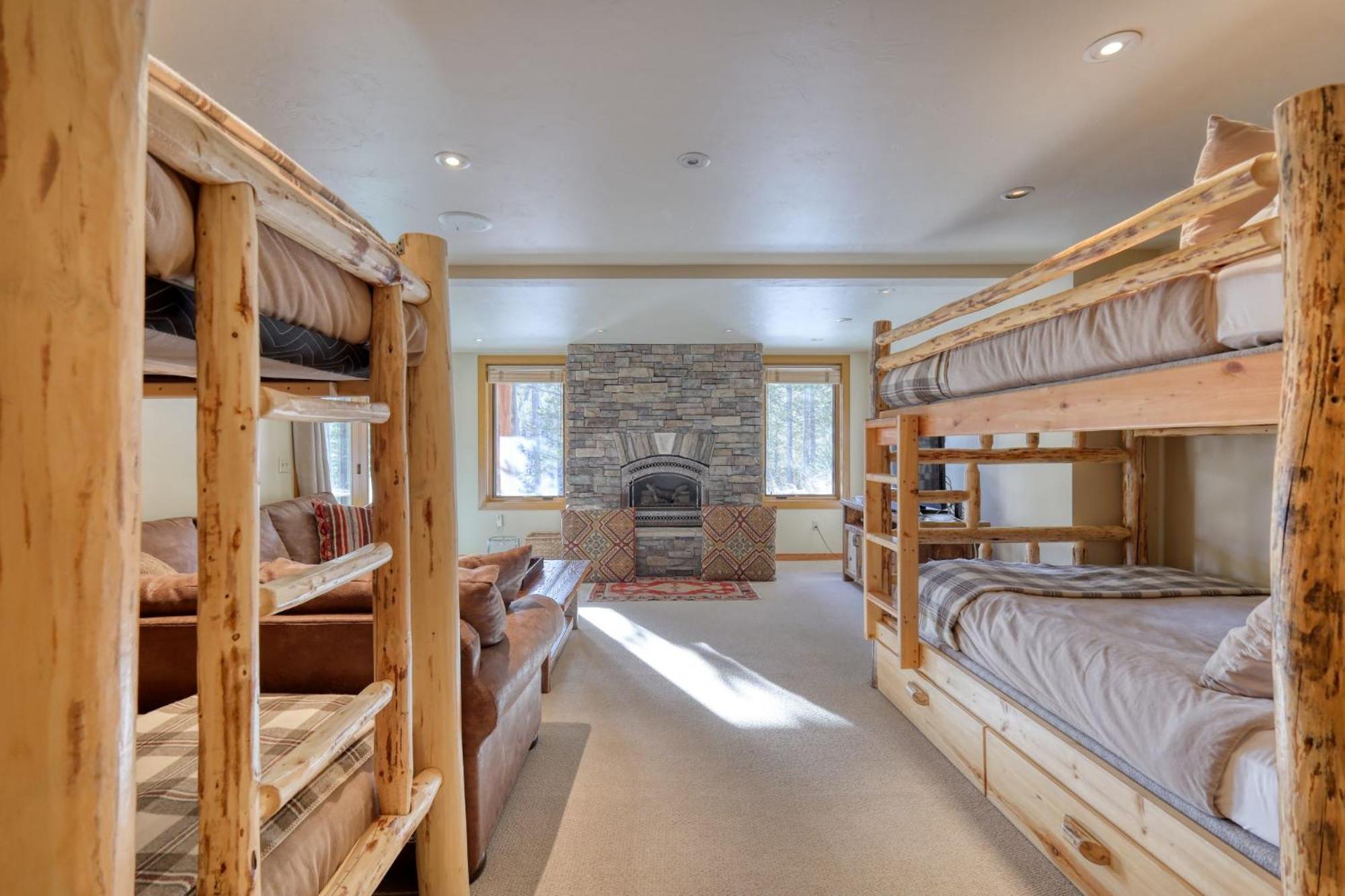 Rising Bull Lodge Big Sky Exterior photo