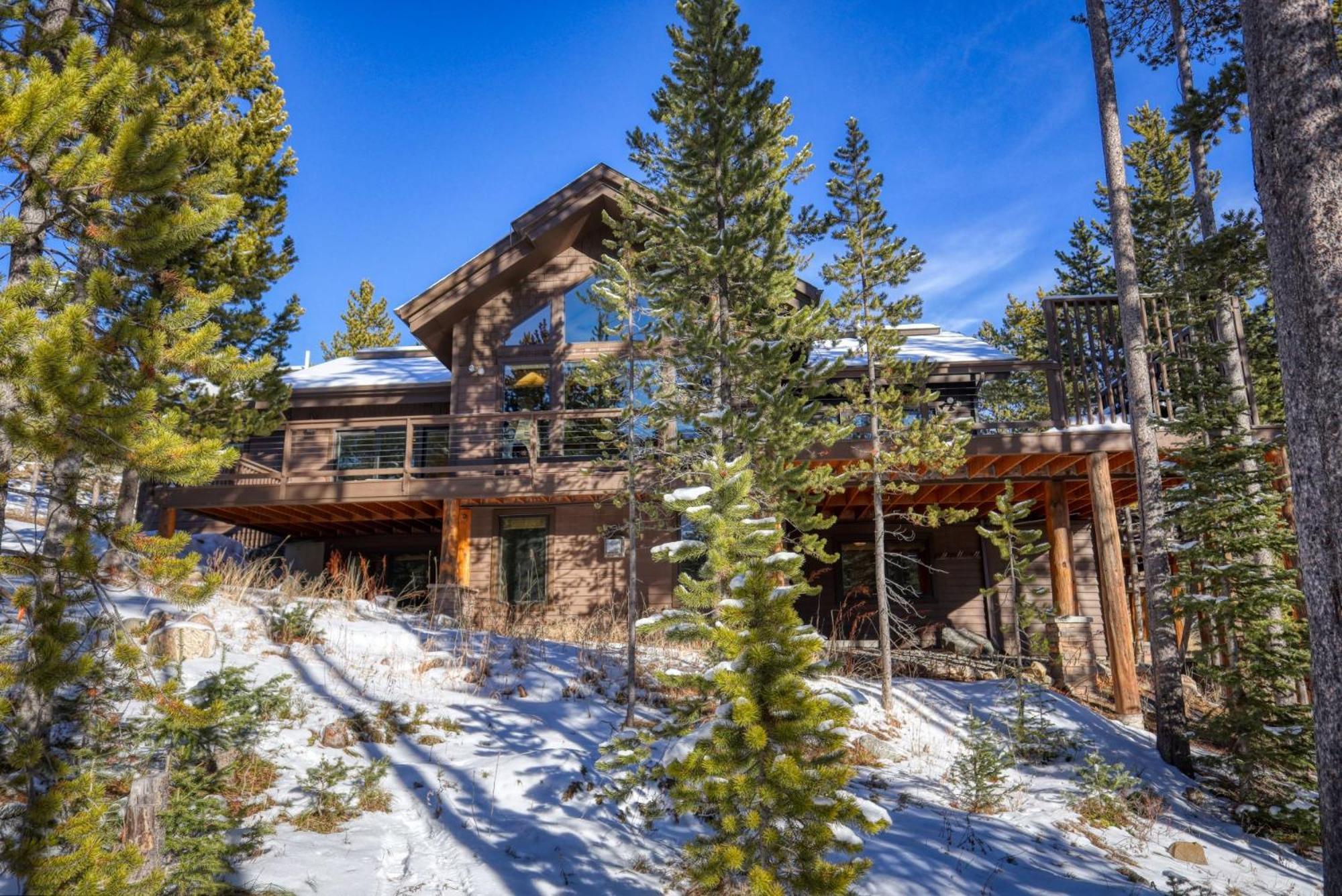 Rising Bull Lodge Big Sky Exterior photo