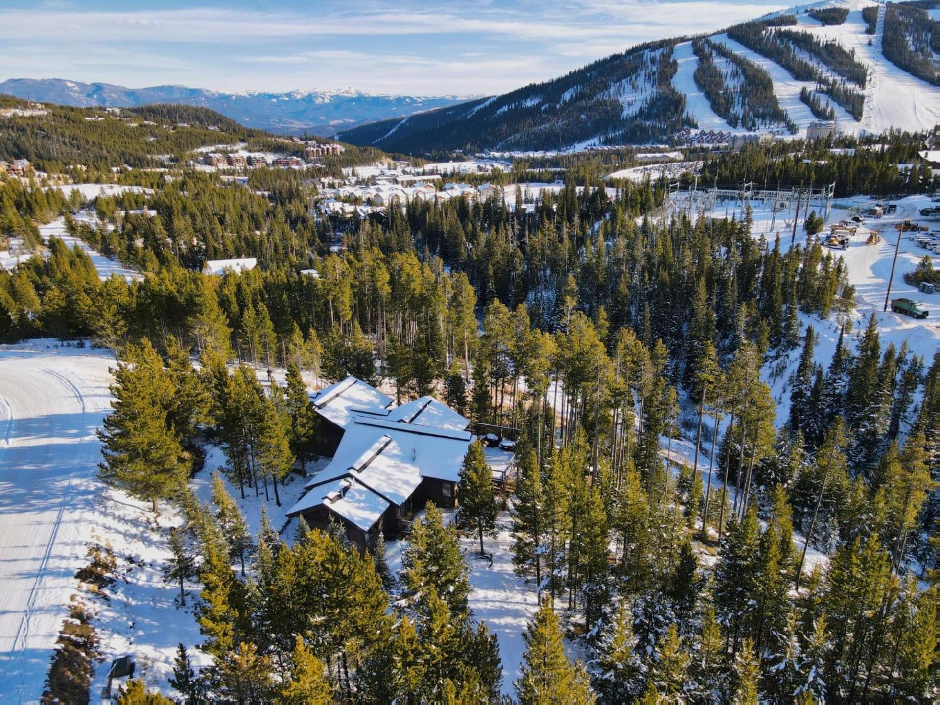 Rising Bull Lodge Big Sky Exterior photo