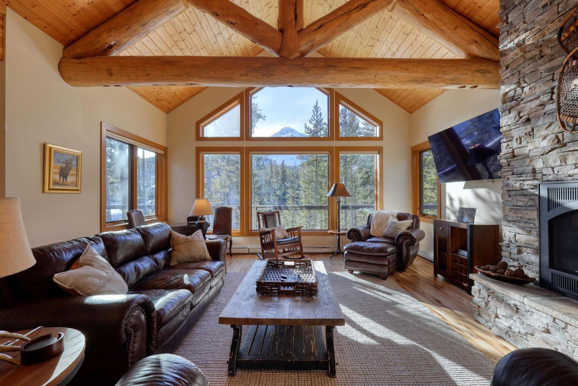 Rising Bull Lodge Big Sky Exterior photo
