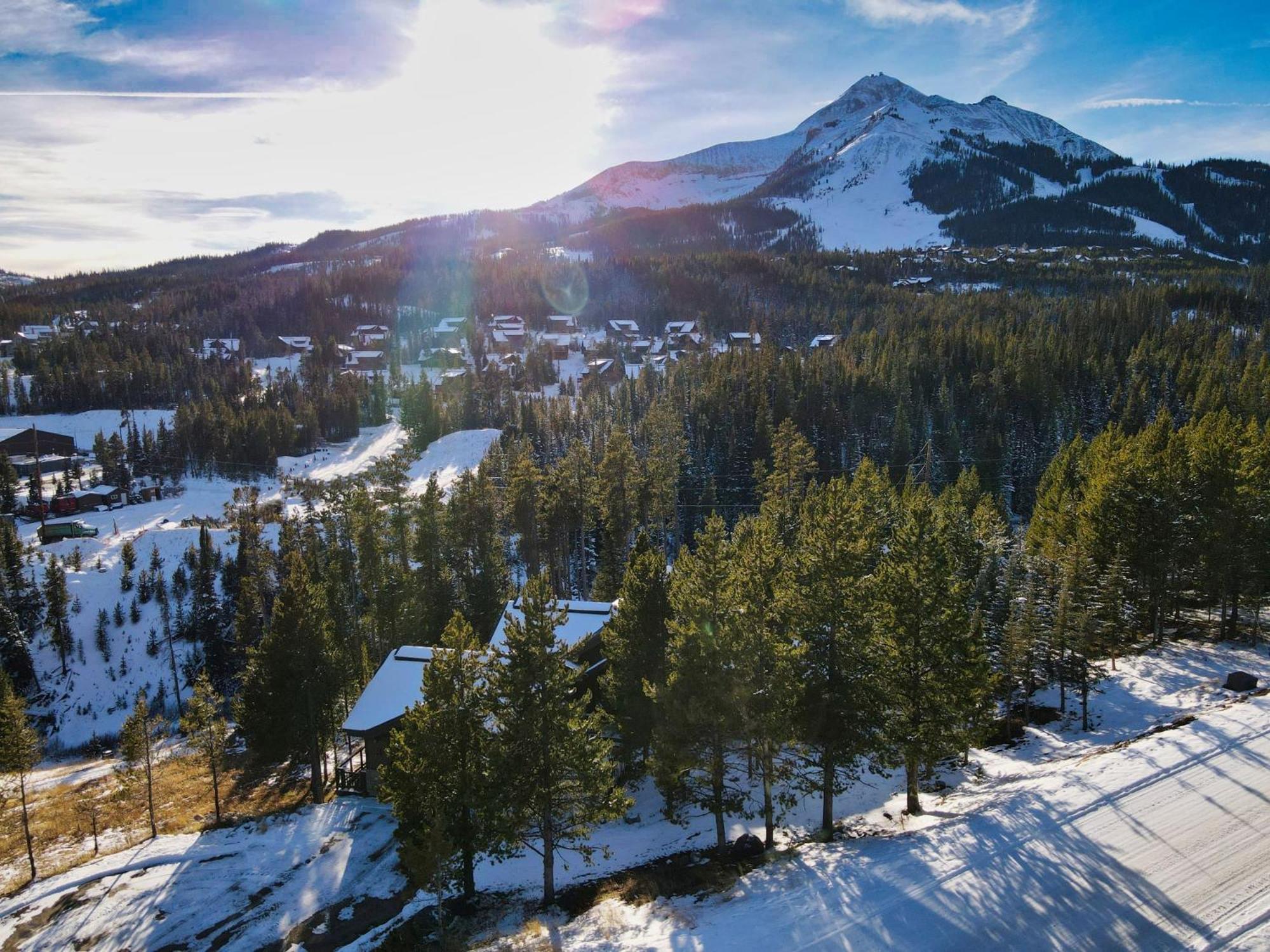 Rising Bull Lodge Big Sky Exterior photo