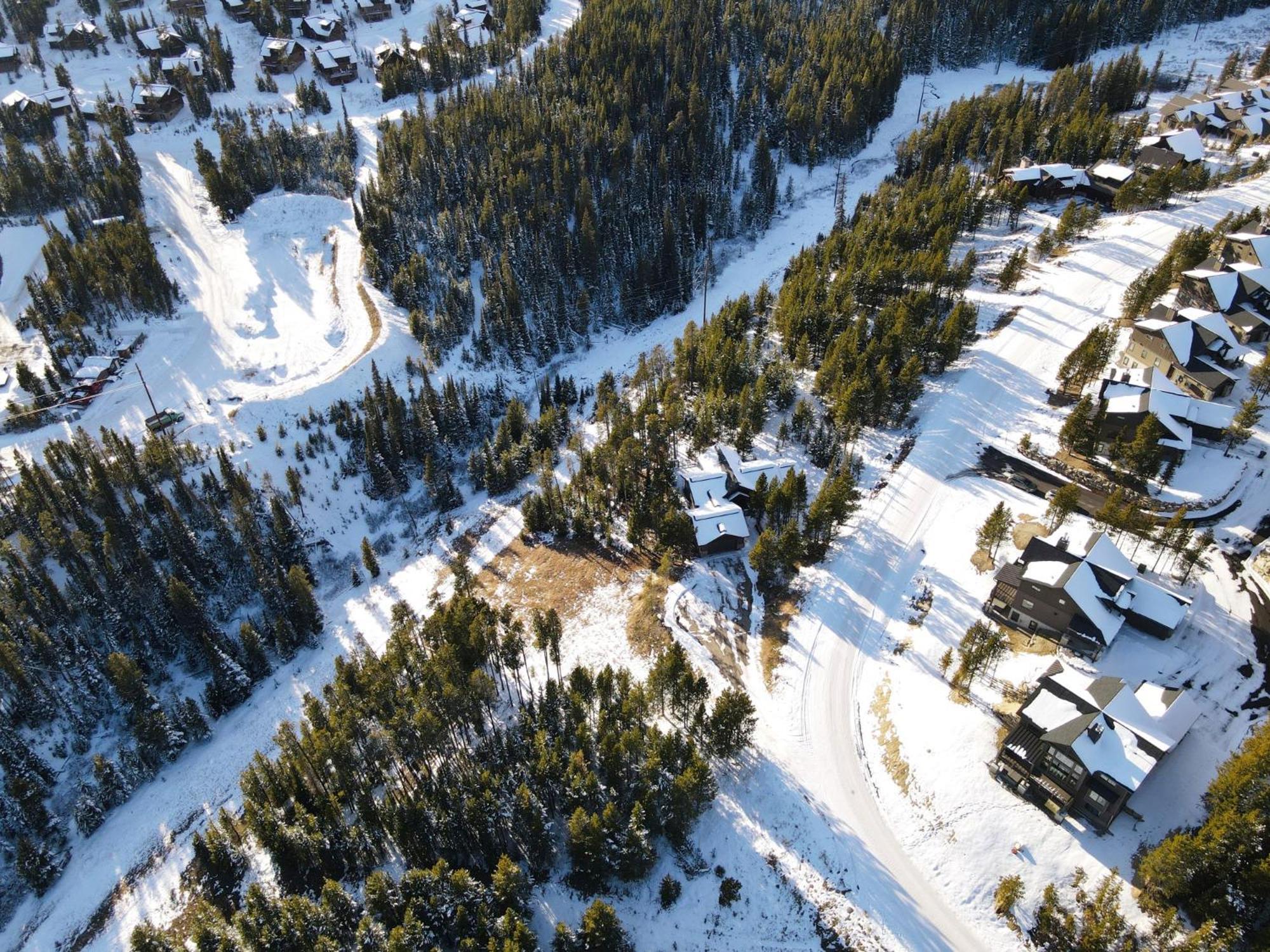 Rising Bull Lodge Big Sky Exterior photo